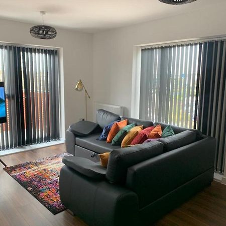 Lakeside 2 Bed Luxury Apartment No Parties No Events Early Check-In Late Check- Out Allowed West Thurrock Dış mekan fotoğraf