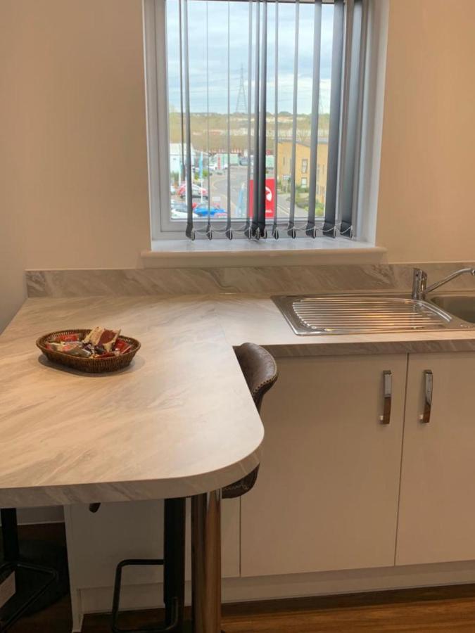 Lakeside 2 Bed Luxury Apartment No Parties No Events Early Check-In Late Check- Out Allowed West Thurrock Dış mekan fotoğraf