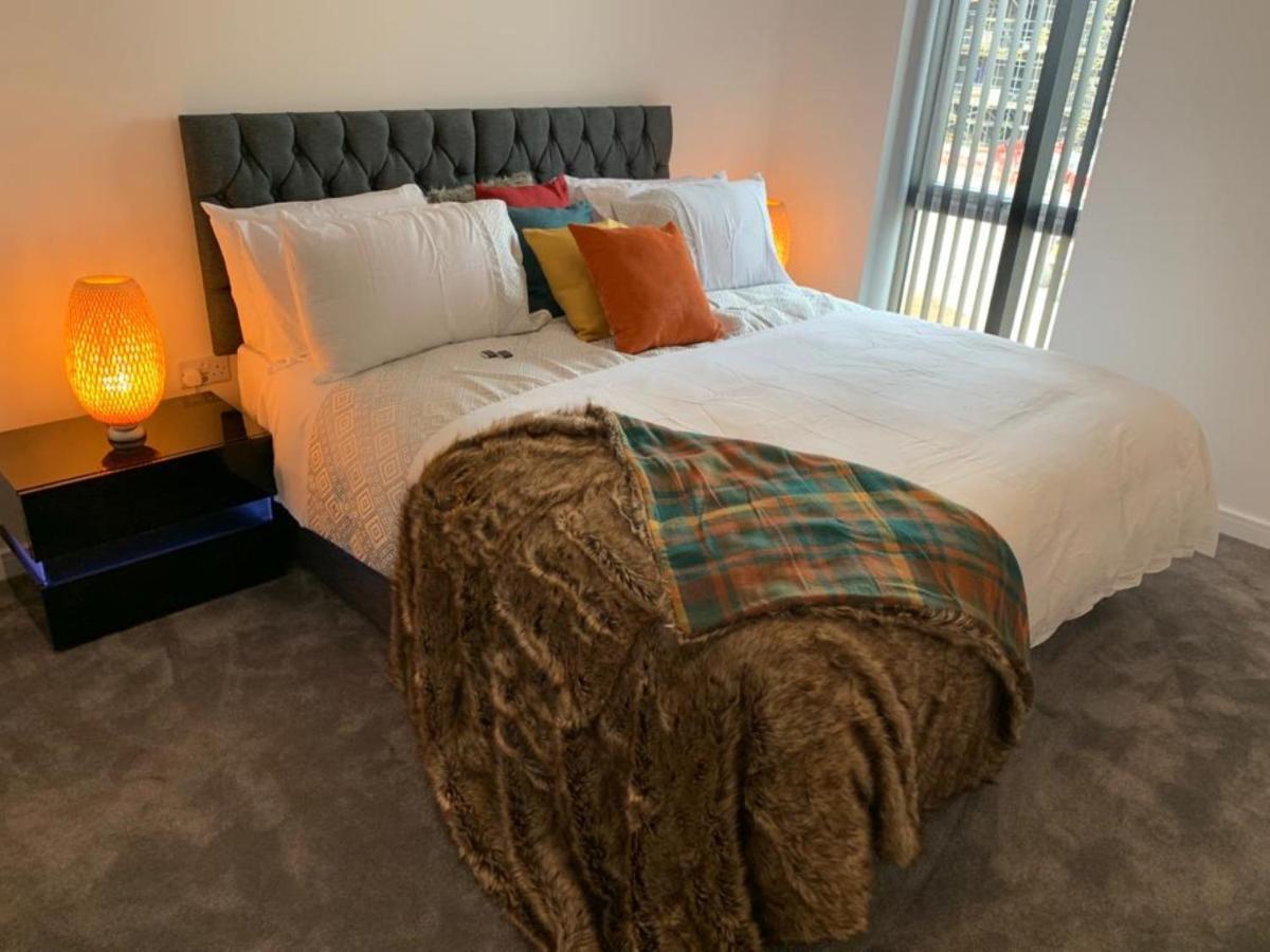 Lakeside 2 Bed Luxury Apartment No Parties No Events Early Check-In Late Check- Out Allowed West Thurrock Dış mekan fotoğraf
