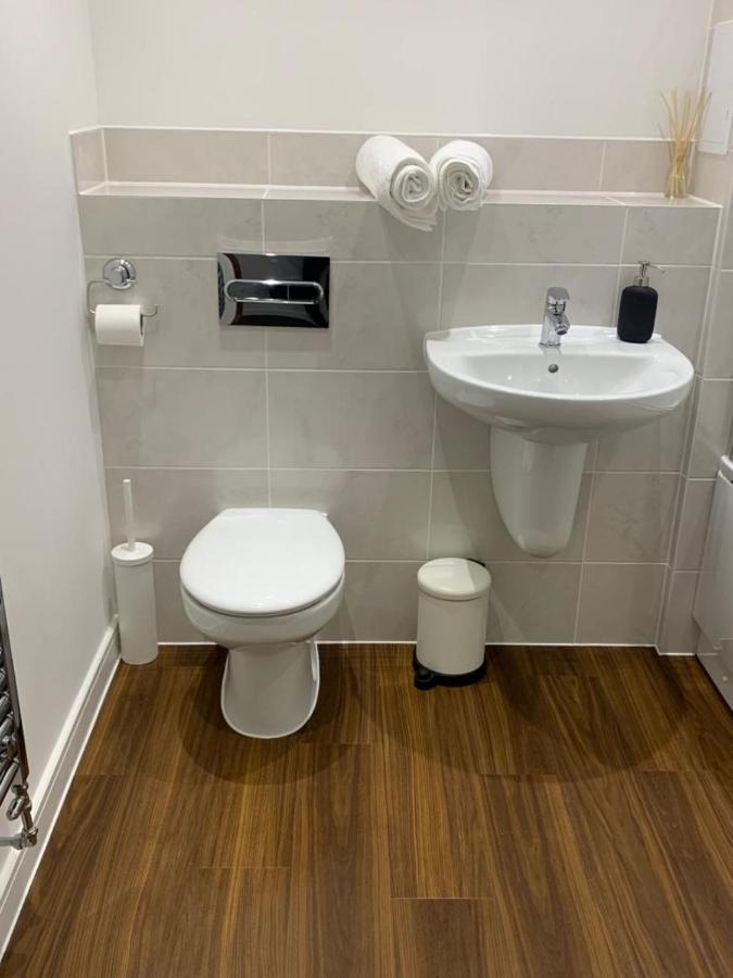 Lakeside 2 Bed Luxury Apartment No Parties No Events Early Check-In Late Check- Out Allowed West Thurrock Dış mekan fotoğraf