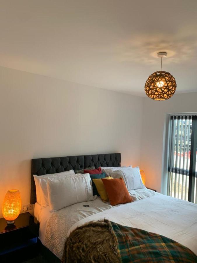Lakeside 2 Bed Luxury Apartment No Parties No Events Early Check-In Late Check- Out Allowed West Thurrock Dış mekan fotoğraf