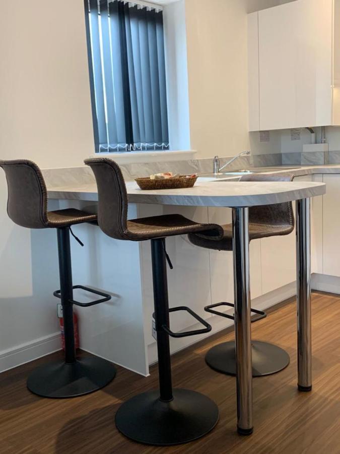 Lakeside 2 Bed Luxury Apartment No Parties No Events Early Check-In Late Check- Out Allowed West Thurrock Dış mekan fotoğraf