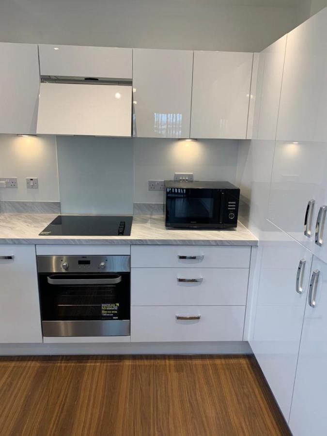 Lakeside 2 Bed Luxury Apartment No Parties No Events Early Check-In Late Check- Out Allowed West Thurrock Dış mekan fotoğraf