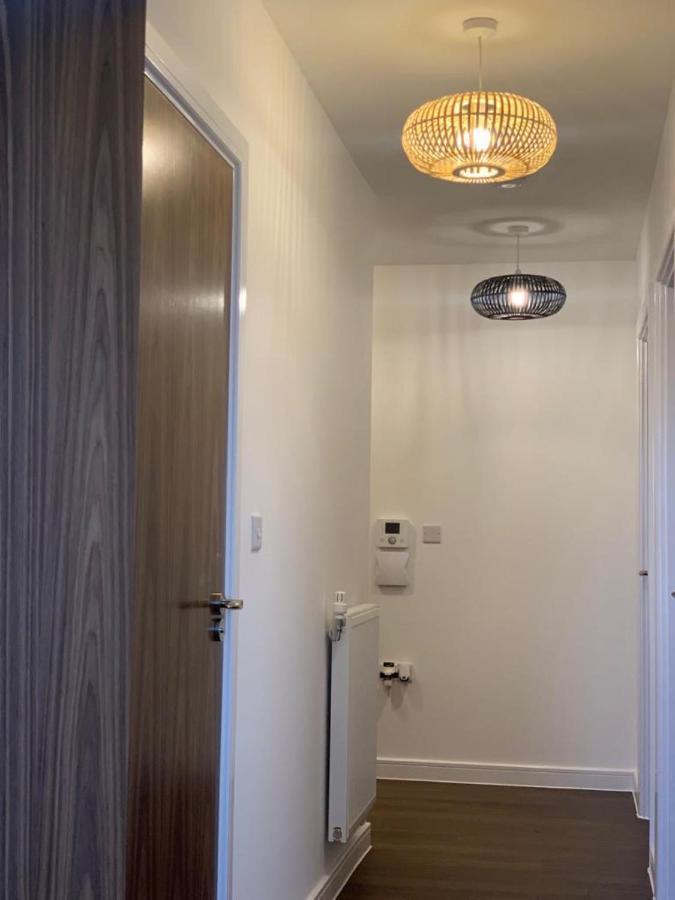 Lakeside 2 Bed Luxury Apartment No Parties No Events Early Check-In Late Check- Out Allowed West Thurrock Dış mekan fotoğraf