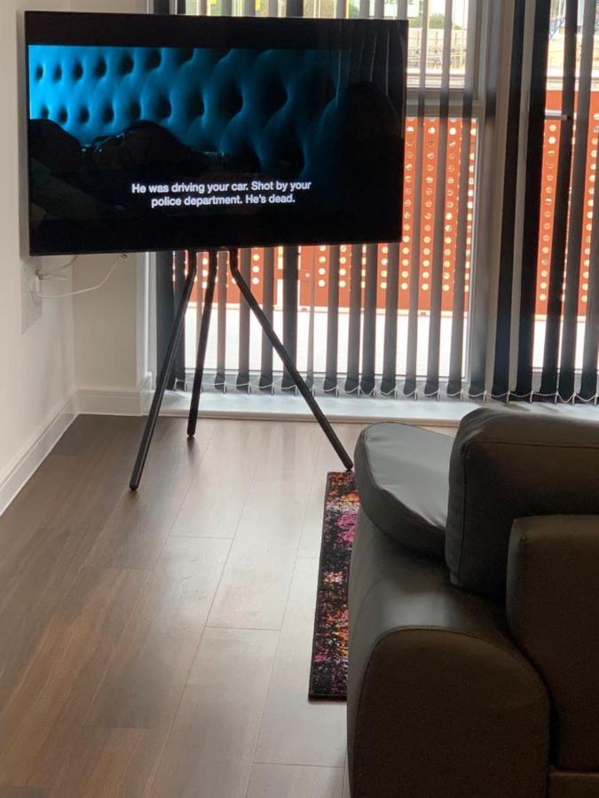 Lakeside 2 Bed Luxury Apartment No Parties No Events Early Check-In Late Check- Out Allowed West Thurrock Dış mekan fotoğraf