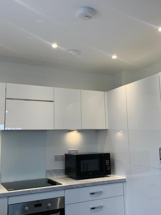 Lakeside 2 Bed Luxury Apartment No Parties No Events Early Check-In Late Check- Out Allowed West Thurrock Dış mekan fotoğraf
